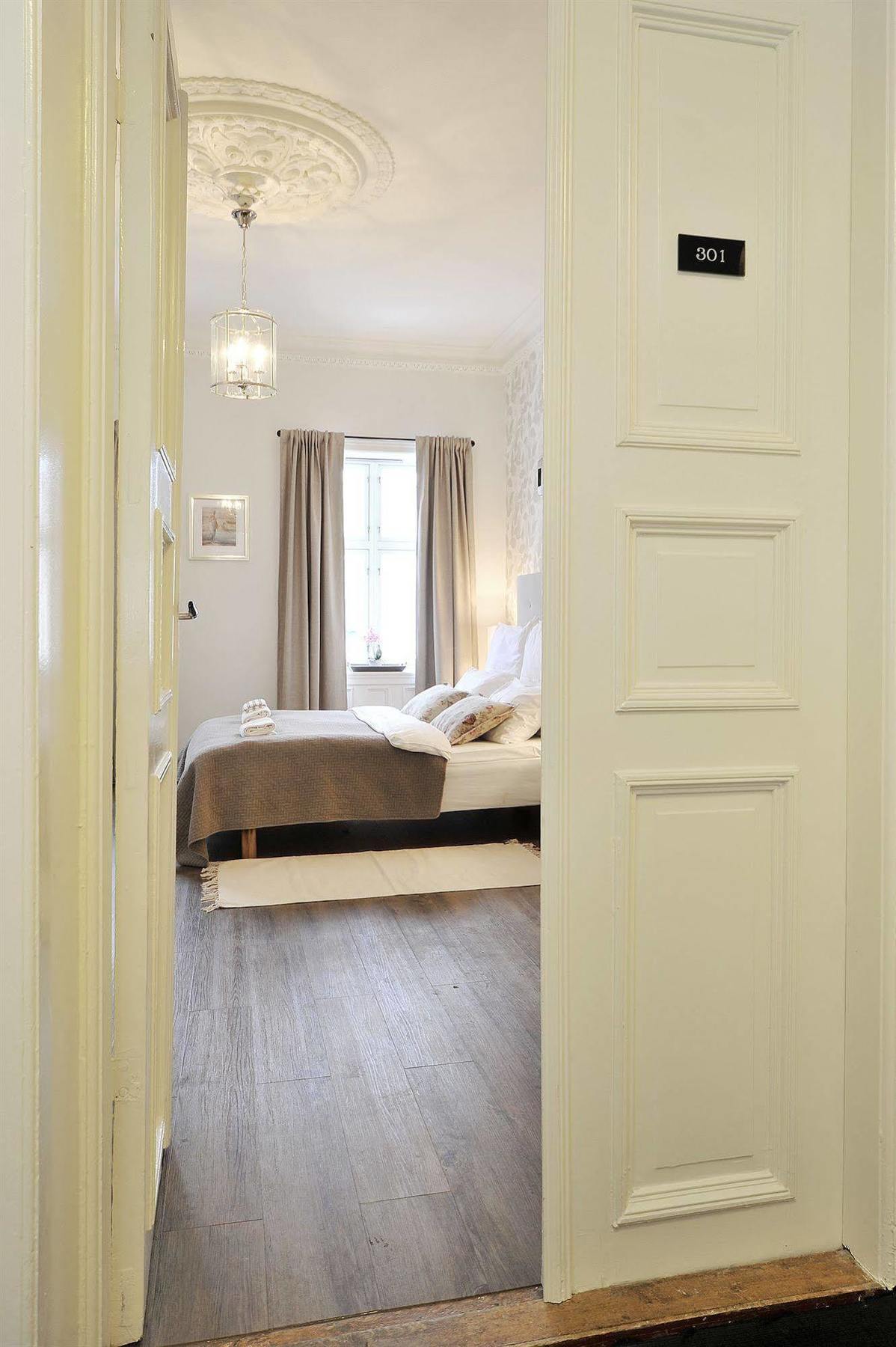 Ellingsens 3*