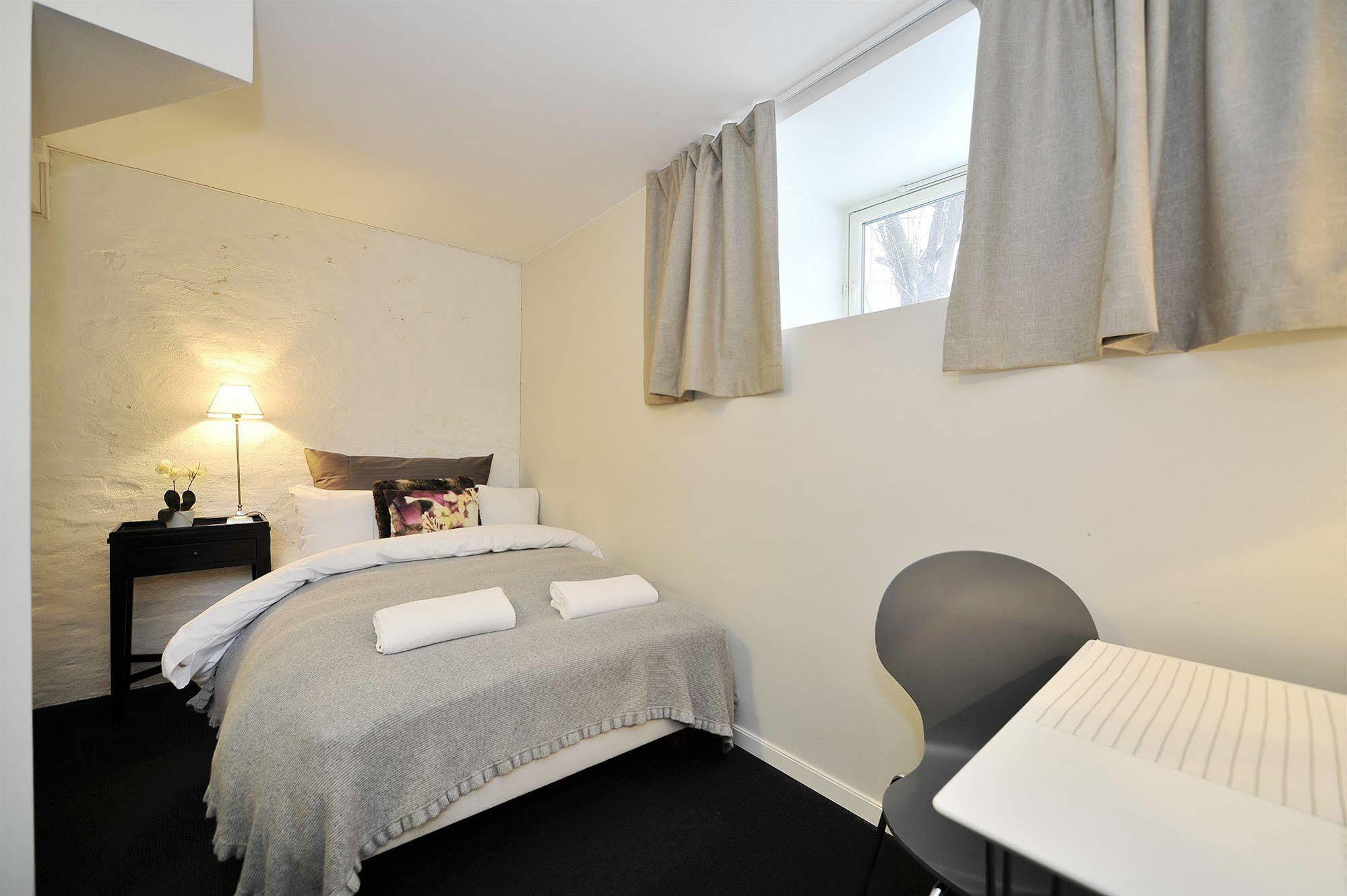 Ellingsens 3*